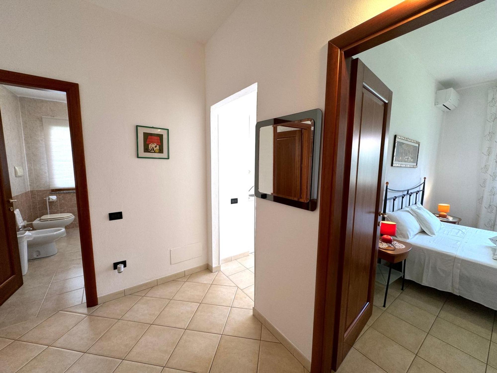 Rosa'S House - Zona Ospedaliera Apartment Каляри Екстериор снимка