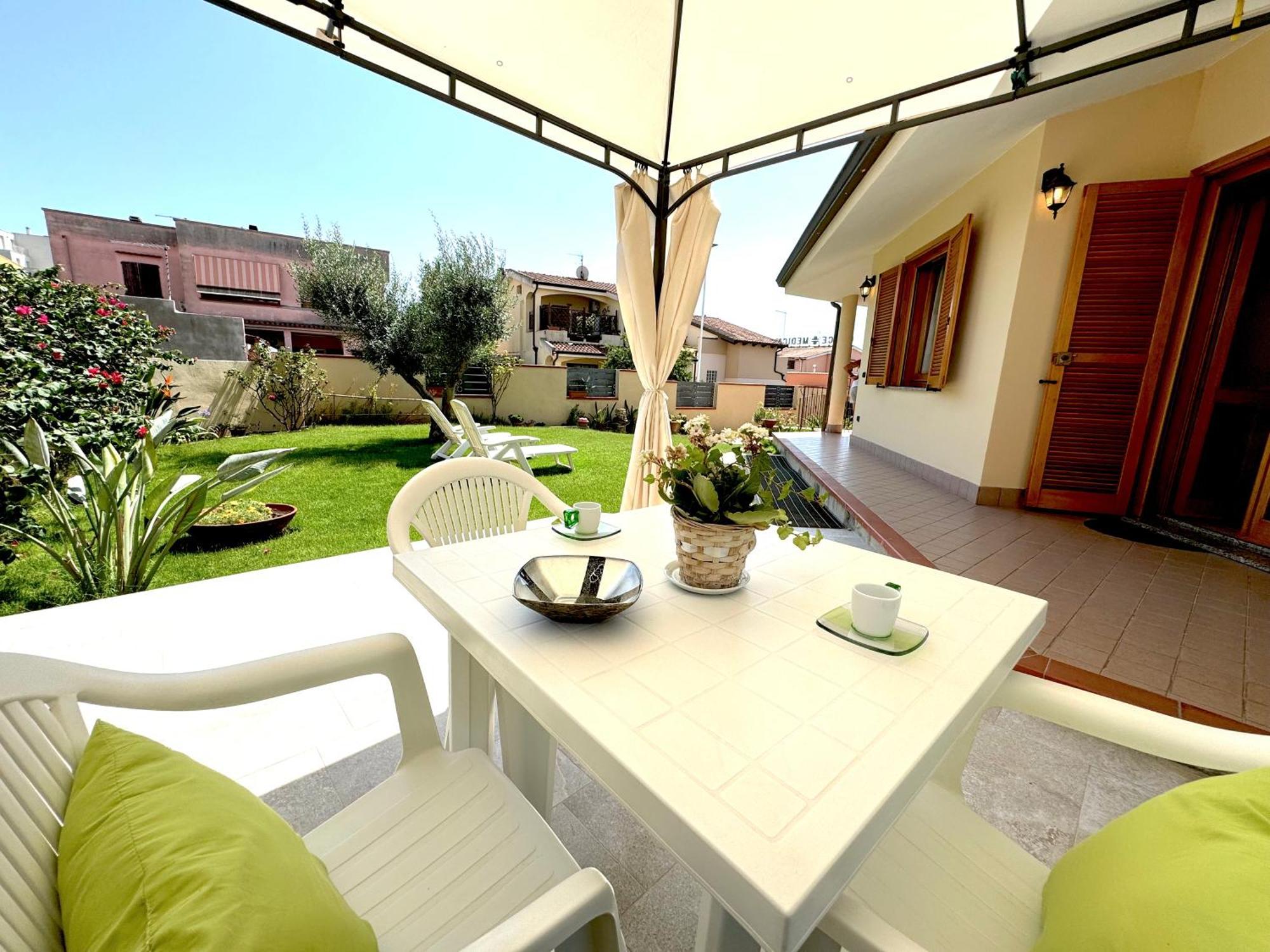 Rosa'S House - Zona Ospedaliera Apartment Каляри Екстериор снимка