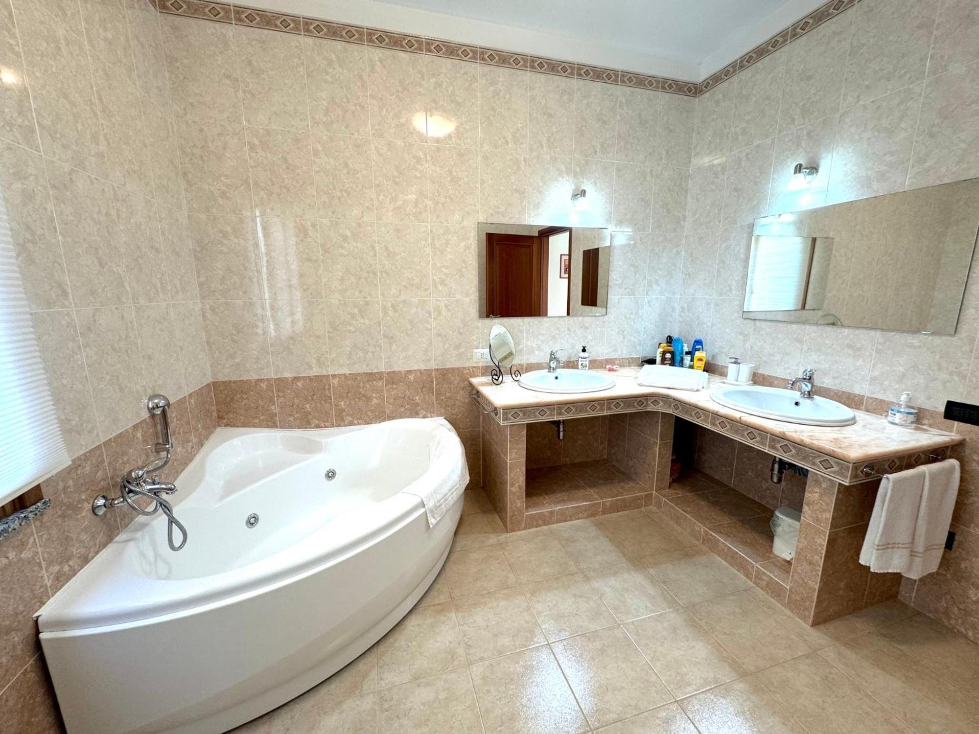 Rosa'S House - Zona Ospedaliera Apartment Каляри Екстериор снимка